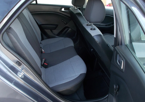 Hyundai i20 cena 29500 przebieg: 137121, rok produkcji 2015 z Czersk małe 92
